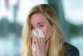 Alergiczne zapalenie spojówek – objawy, przyczyny, leczenie