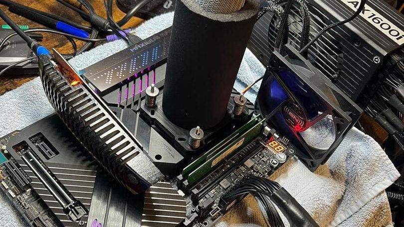 Rekordowo podkręcony Core i3-12300