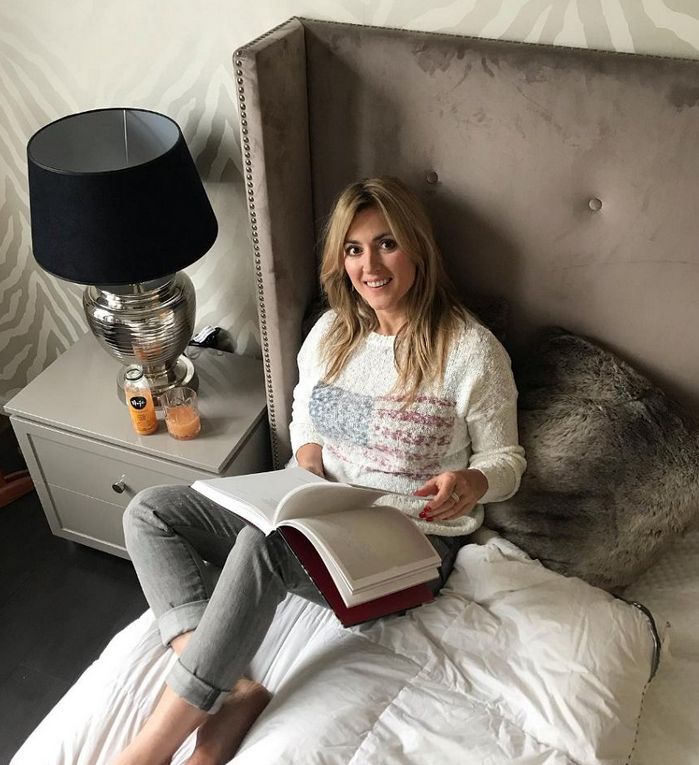 Karolina Szostak postawiła na stonowane kolory 