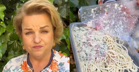 "O mój Boże". Bosacka testowała carbonarę ze sklepu. Otworzyła pojemnik