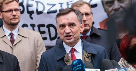 Śledztwo ws. ucieczki Ziobry. "Nie popłynął wpław"