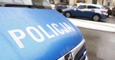 Jechała na feldze bez opony. Goniła ją policja
