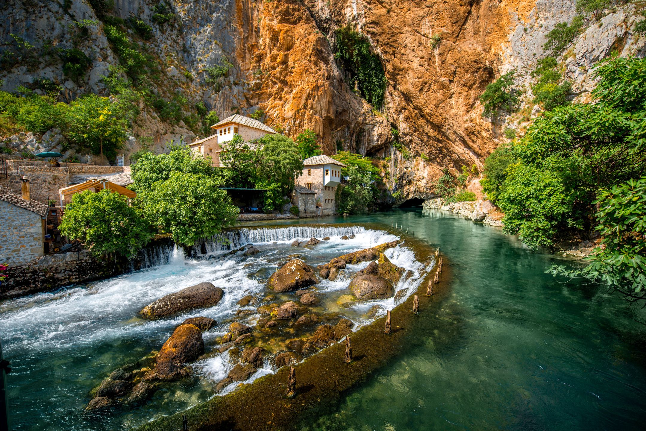 Klasztor w Blagaj jest niezwykle malowniczo położony