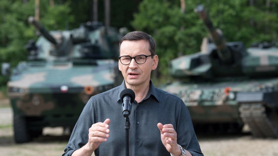 Polacy podzieleni. Nowy sondaż po słowach premiera