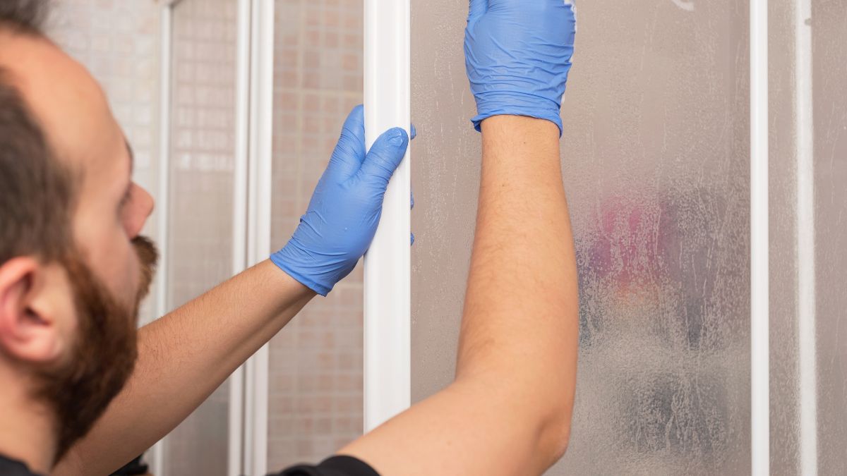 Jak wyczyścić kabinę prysznicową?