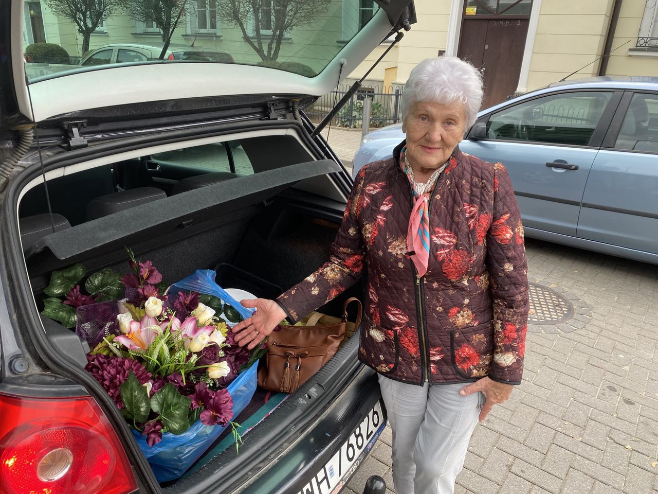 - Na targowiskach już są podwyżki. Za podobne zapłaciłabym 150 złotych - mówi Hanna Dąbrowska.