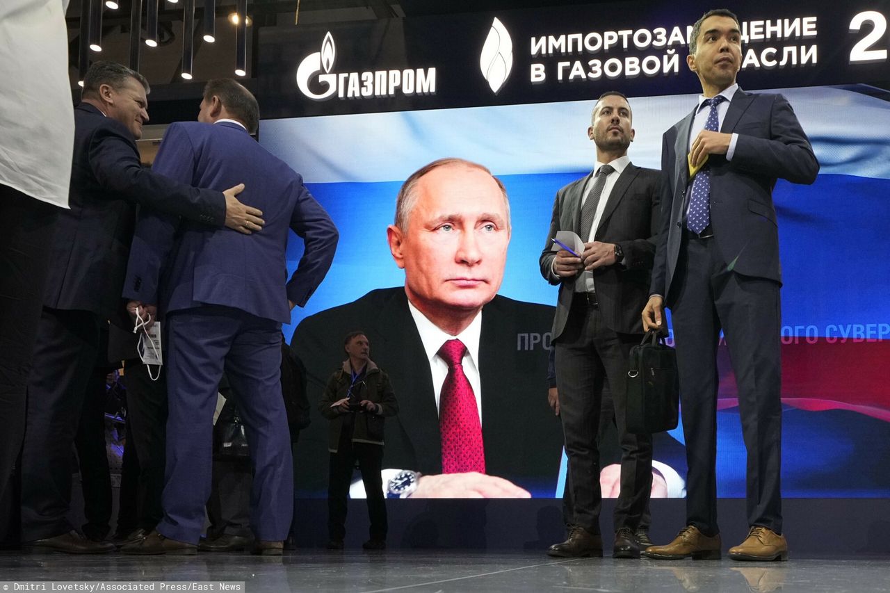 Putin eases restrictions on payments for Russian gas