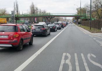 Buspasy dla elektryków. Kierowcy mogą być jeszcze długo spokojni
