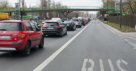 Buspasy dla elektryków. Kierowcy mogą być jeszcze długo spokojni