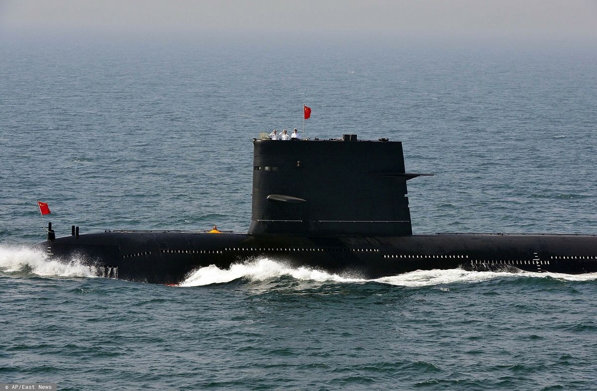 Chiński okręt podwodny na Morzu Żółtym