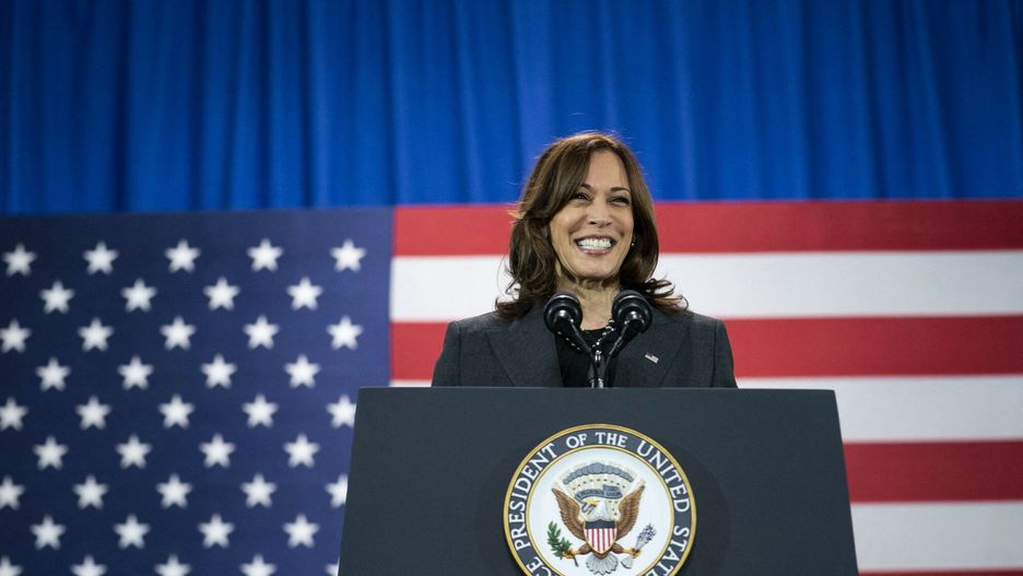 Archiwum zagraniczne East News 2024-07
File photo - U.S. Vice President Kamala Harris delivers remarks at Thomas Elementary School in Washington, D.C., U.S., on Monday, April 4, 2022. Harris announced the Biden-Harris Administration's plans to upgrade public schools with clean and energy efficient facilities and transportation the White House said. President Biden announced he was suspending his re-election campaign and putting his faith in Harris. Within hours, the vice-president confirmed her own bid for the White House. ?I will do everything in my power to unite the Democratic party, and unite our nation, to defeat Donald Trump,? Harris said. ?We have 107 days until Election Day. Together, we will fight. And together, we will win." Photo by Sarah Silbiger/Pool/ABACAPRESS.COM
Pool/ABACA