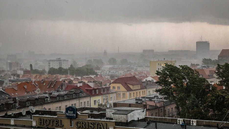 BIALYSTOK ULEWA DESZCZ  