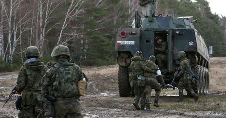Co gdyby w Polsce spadła rakieta? "Nie wyobrażam sobie braku reakcji"