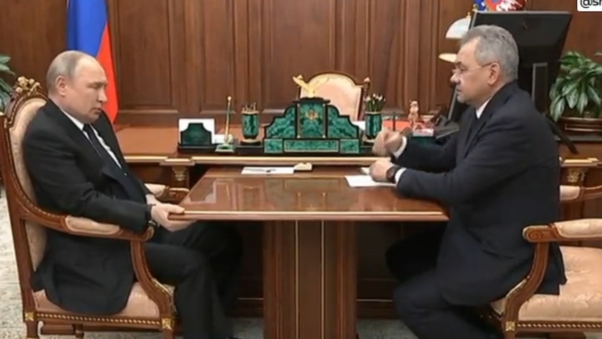 Dziennikarze zwrócili uwagę na dziwne zachowanie Władimira Putina