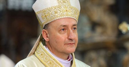 Biskup tarnowski oskarżony. Chodzi o krycie księży-pedofilów