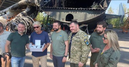 Branson chce odbudować bazę największego samolotu świata zniszczonego przez Rosjan