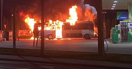 Pożar autobusu pod Krakowem. "Spłonął doszczętnie"