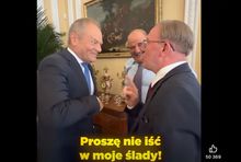 Donald Tusk na planie serialu "Ranczo"