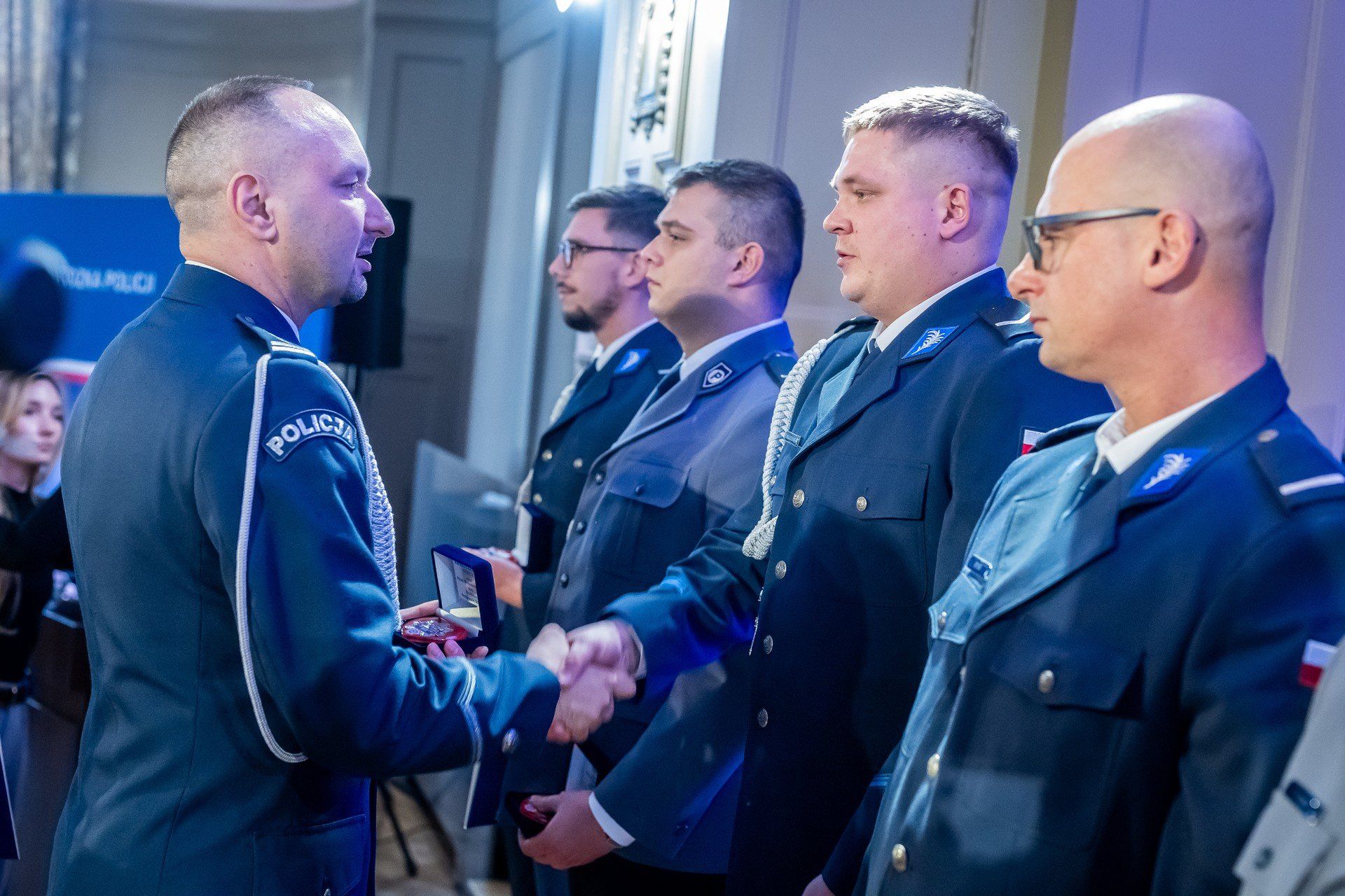 Policjanci którzy, przyczynili się do uratowania życia i zdrowia innej osoby lub wykazali się wyjątkową, prospołeczną postawą w niesieniu pomocy odebrali Kryształowe Serca. 