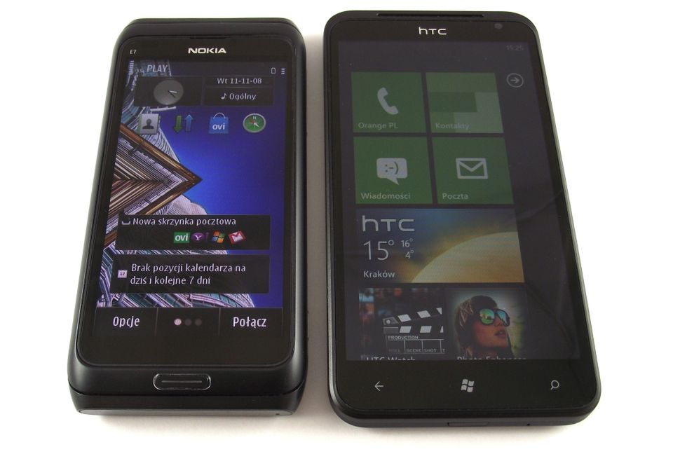 HTC Titan a Sensation i 7 Trophy, Nokia N9 i E7 oraz Samsung Wave - porównanie wielkości i wyglądu 13