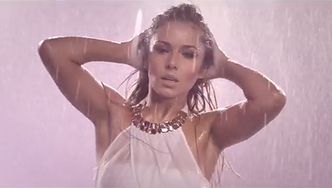 Cheryl Cole reklamuje swoje perfumy!