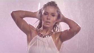 Cheryl Cole reklamuje swoje perfumy!
