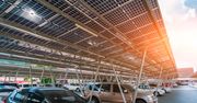 Fotowoltaika na parkingach. Powstały specjalne carporty, inwestują też giganci