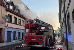 Pożar wybuchł na poddaszu. Nie żyje jedna osoba