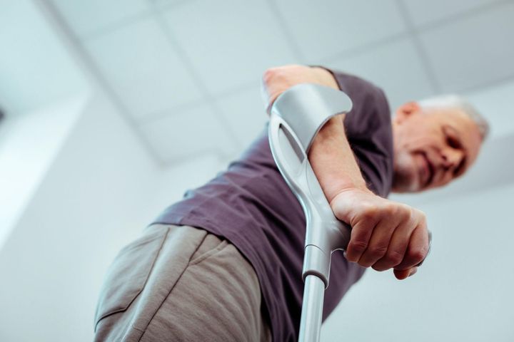 3 proc. chorujących na zespół Guillaina-Barrégo (GBS) trafia na wózek inwalidzki