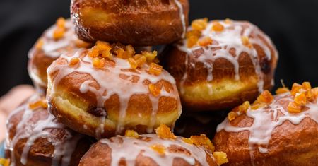 Pączki pochłaniasz kilogramami? Właśnie to się stanie, jak z nimi przesadzisz
