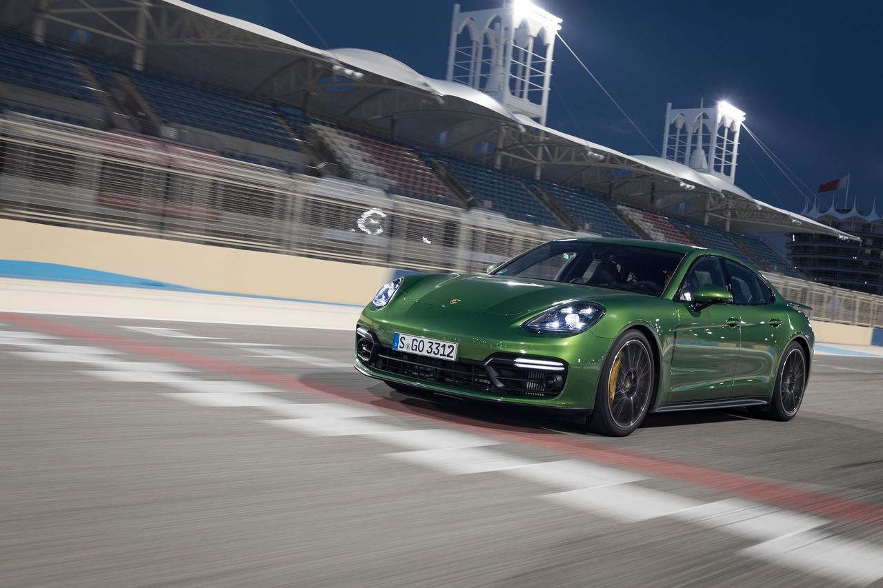 Porsche Panamera GTS w pierwszym teście. Sprawdziłem najbardziej charakterną odmianę na torze w Bahrajnie