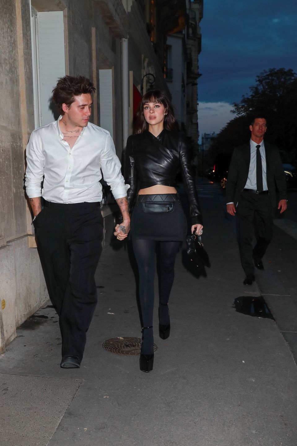 Nicola Peltz i Brooklyn Beckham w Paryżu na Tygodniu Mody