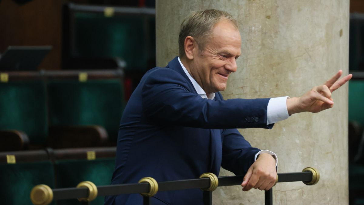 Warszawa, 26.05.2023. Przewodniczący Platformy Obywatelskiej Donald Tusk na sali obrad Sejmu w Warszawie w ostatnim dniu posiedzenia Izby, 26 bm. Sejm opowiedział się przeciwko senackiej uchwale o odrzuceniu ustawy ws. powołania komisji ds. rosyjskich wpływów na bezpieczeństwo wewnętrzne Rzeczypospolitej Polskiej w latach 2007-2022. (amb) PAP/Leszek Szymański
