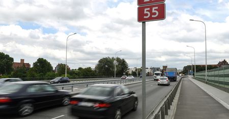 Trąbienie podczas wyprzedzania to nie jedyny archaizm w kodeksie drogowym. Oto luźne propozycje na jego zmianę