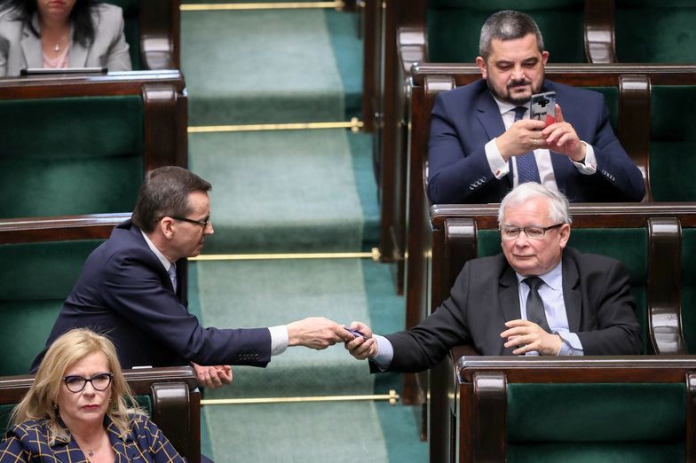 "Ustawa widmo" PiS miała pomóc, a wywołała burzę. "Postawiliśmy na niej krzyżyk"