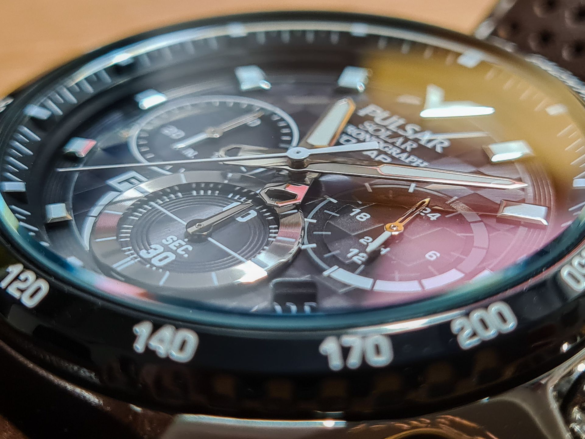 Pulsar Chronograph Solar PZ5109X1: Jak działa mechanizm solarny? 6