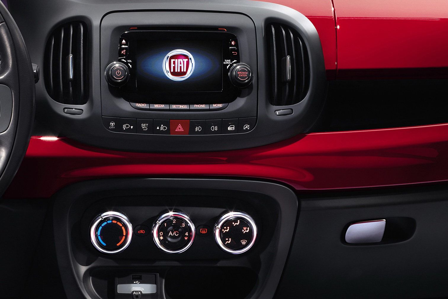 Fiat 500L - obszerna galeria zdjęć 33