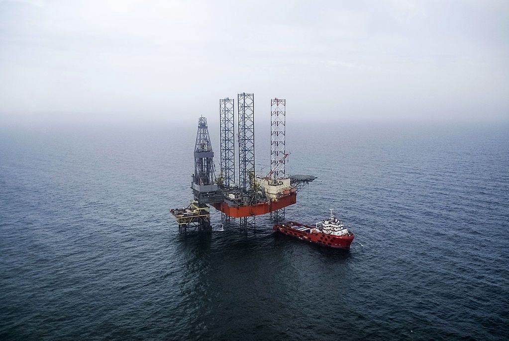 Ukrainian drilling platforms ablaze amid renewed Black Sea conflict