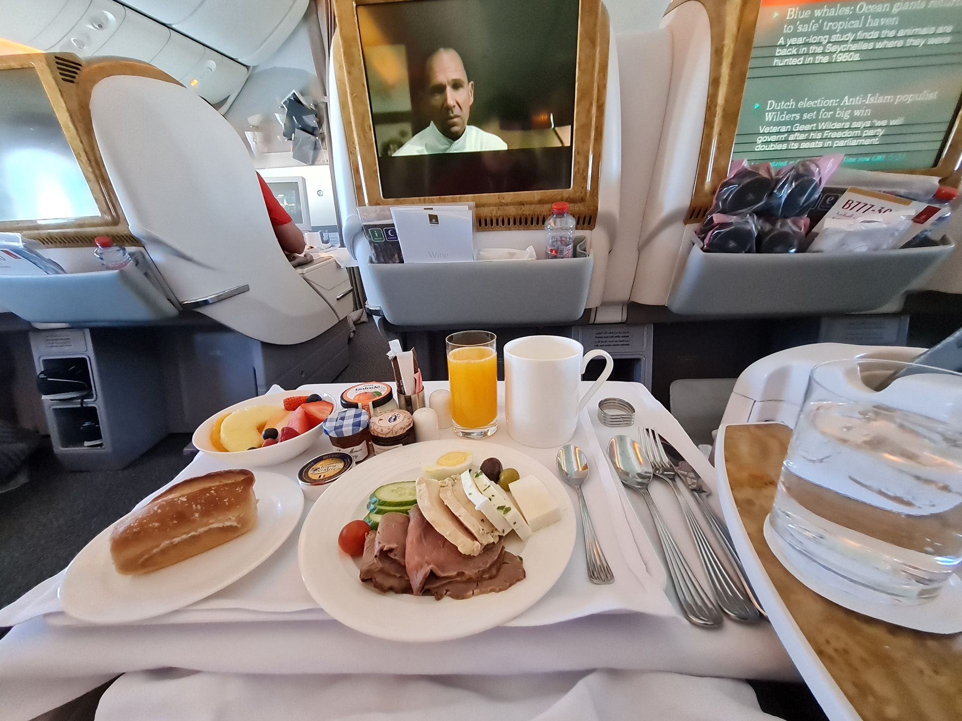 Klasa biznes w Emirates to niezła podniebna restauracja