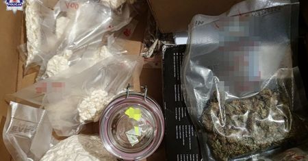 Trzymał w mieszkaniu narkotyki. Policjanci złożyli niezapowiedzianą wizytę
