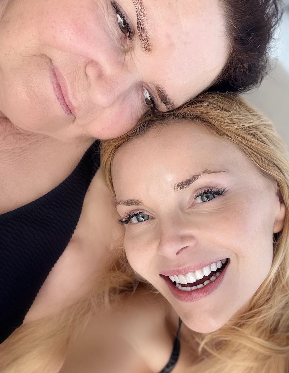 Izabella Miko z mamą