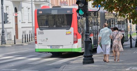 Objazdy komunikacji miejskiej – 3 września. Ulice miasta zablokują uczestnicy Marszu Równości