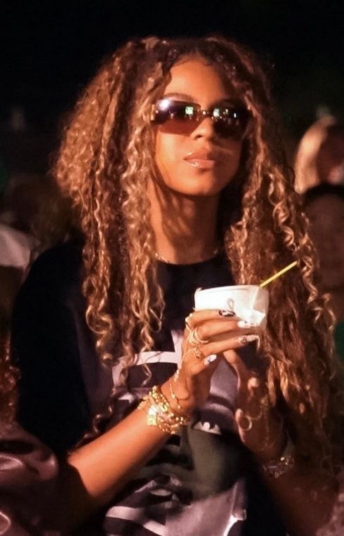 Blue Ivy bawi się z Beyonce i Kelly Rowland na koncercie