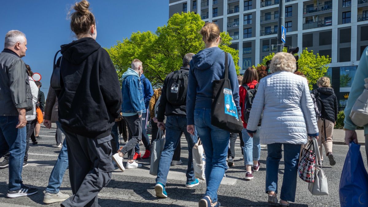 Płace w Polsce w 2022 r. rosły, jednak wolniej niż ceny