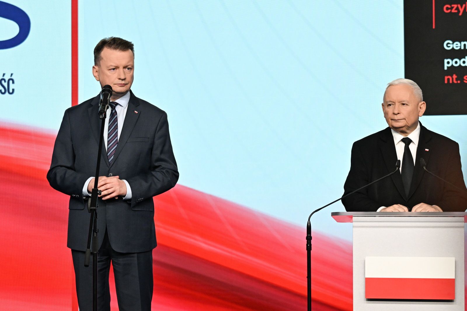 Jaros�aw Kaczy�ski, Mariusz B�aszczak
Radek Pietruszka
konferencja prasowa, konferncja konferencji, Nowogrodzka, PiS, polityk polityka, prasowa prasowej