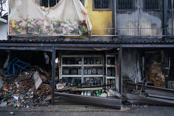 Pożar popularnego targowiska w Warszawie. Mężczyzna z zarzutem