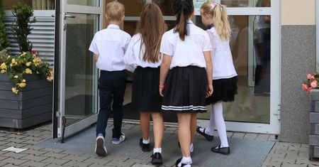 Takich dzieci jest pół miliona. "Może lepiej przenieść?"