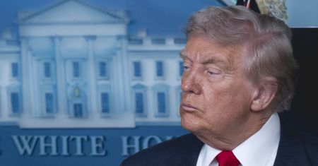 Trump ingeruje w politykę firm. "Postępuje jak dyrektor wykonawczy USA"