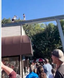 Dramatyczne sceny w parku rozrywki. Chłopiec uratowany z toru kolejki