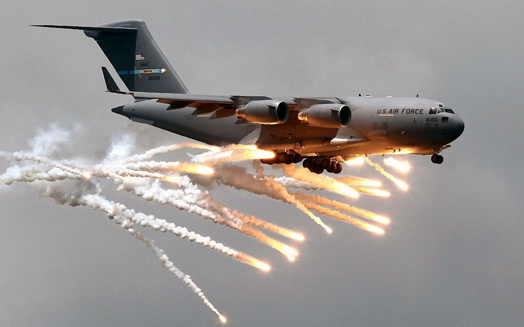 C-17 Globemaster III – samolot transportowy, który zabrał z Kabulu 823 pasażerów